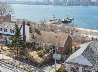 8 Harbour Dr, Dartmouth, NS B2Y3N9