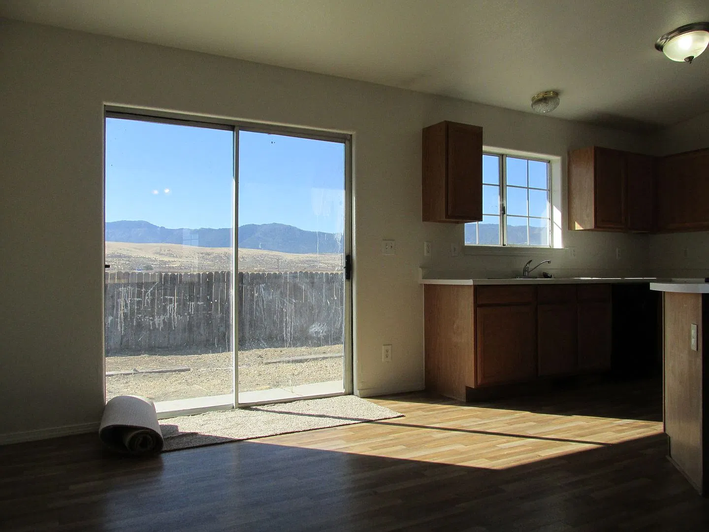 Three Bedroom Home In Leavitt Lake For Rent — Photo 4