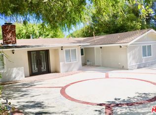 5815 Winnetka Ave, Woodland Hills, CA 91367
