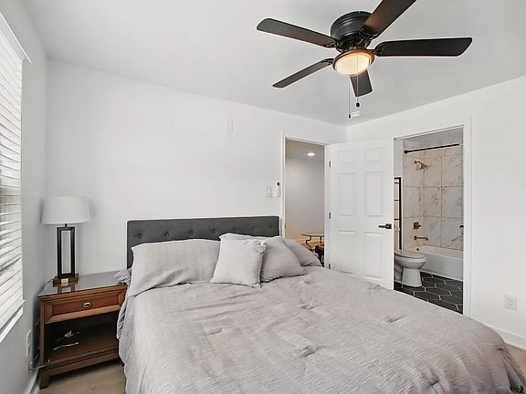 2nd image of 4705 Pease St Room B-2