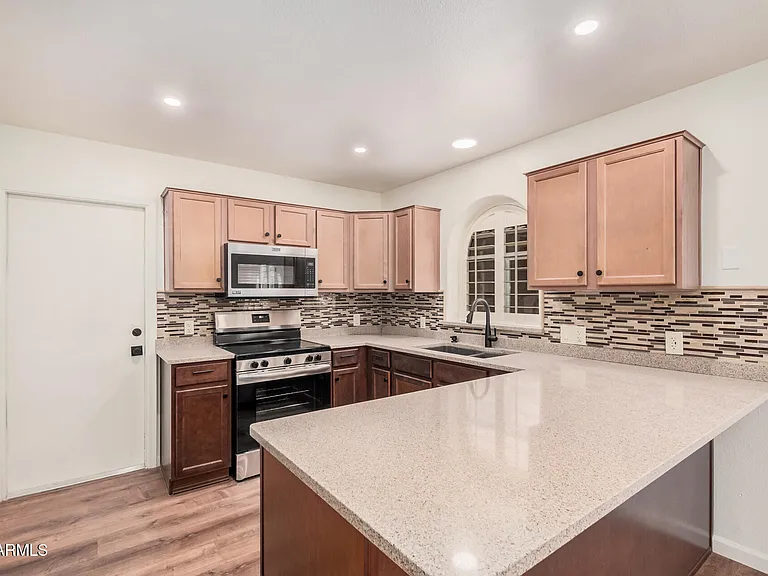 1028 W Butler Ct — Photo 9