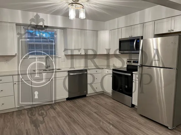 Available June 1, 2026 Townhouse in Forest Hills w/ AC, DW, Laundry, Off Street Parking, Pets Wel..., 217 West St, East Pittsburgh, PA 15112