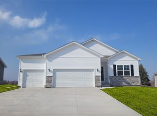 885 Chestnut Dr, Waukee, IA 50263