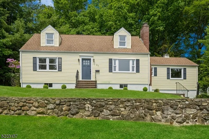 27 Dogwood Rd photo 1