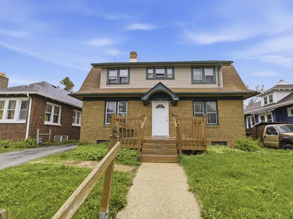 2432 N 55th STREET, Milwaukee, WI 53210
