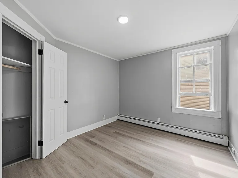 Knapp Ave — Photo 15