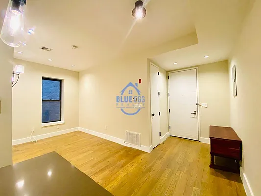 Rented by Blue Egg Realty Corp | media 8
