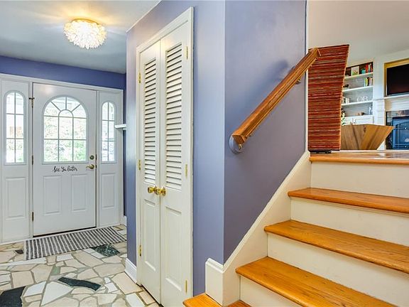 2nd image of 9931 Briar Dr