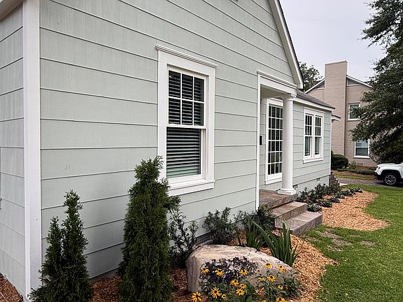 2nd image of 1657 Chickasaw St #1