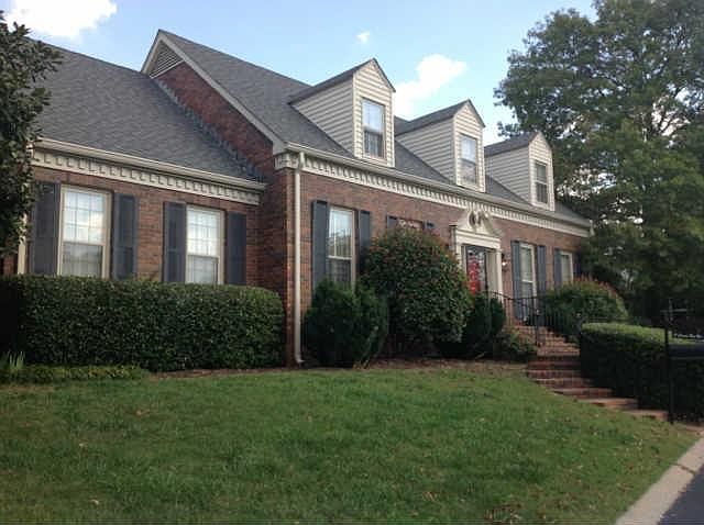 2nd image of 71 Concord Park W