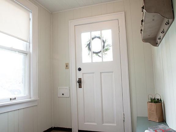 4th image of 2515 California St NE