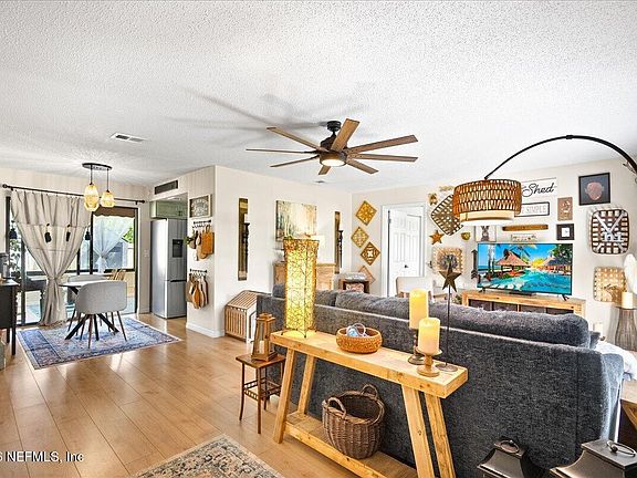 4th image of 21 FILBERT Lane