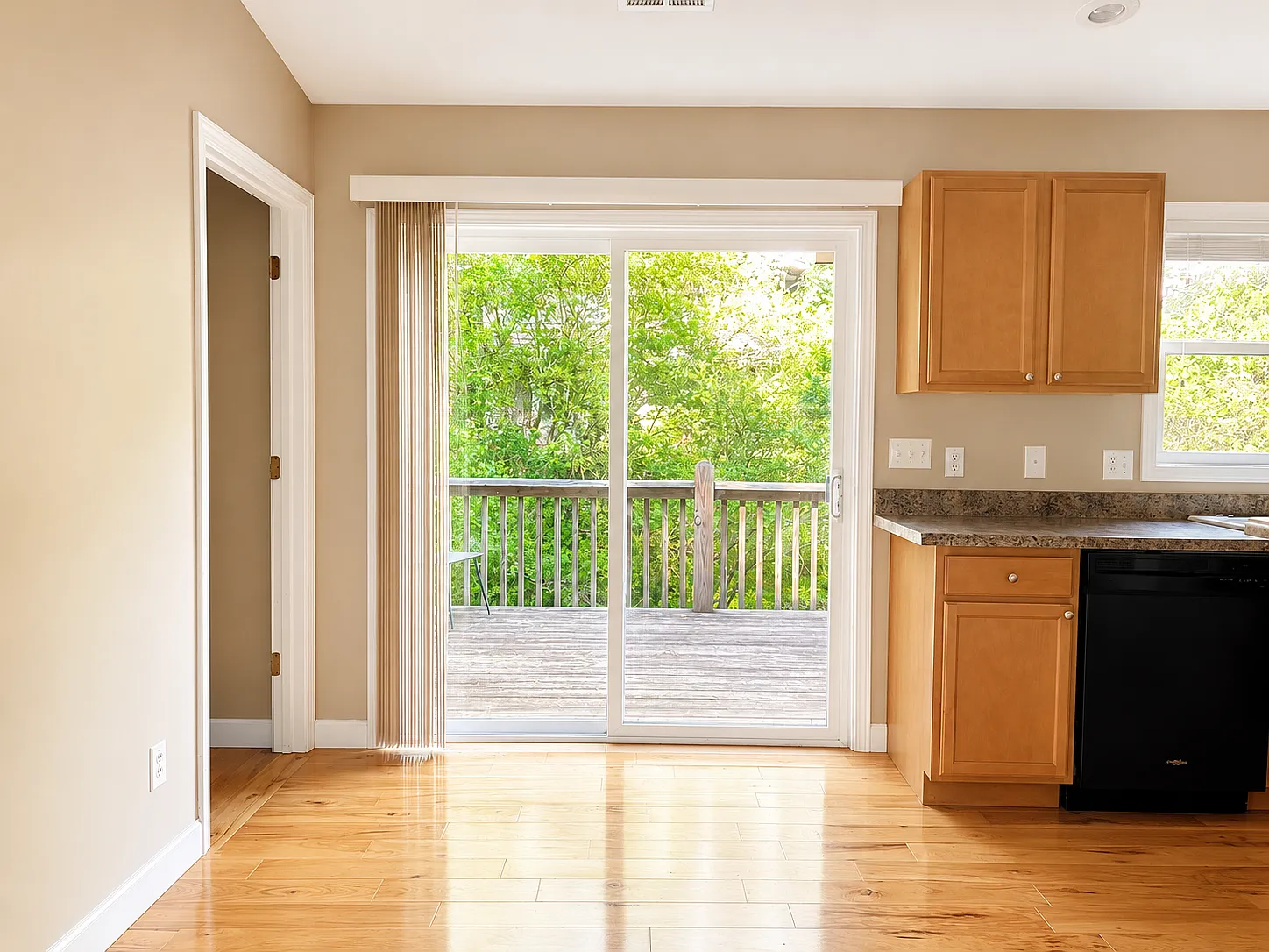 3 bed, 1165 sqft, $1,950 — Photo 3