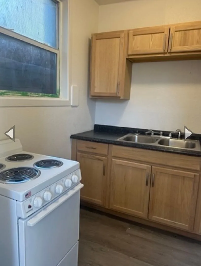 51.00 - 2623 E Boone Ave — Photo 2