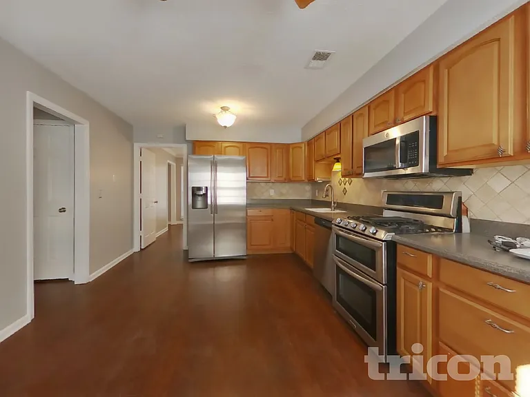 4981 Brownwood Dr — Photo 6