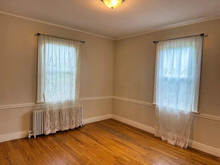 137 Warren St — Photo 11