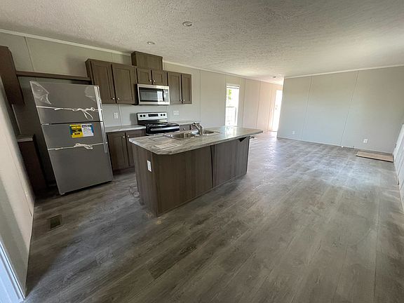 5th image of 1440 W Plum St #169