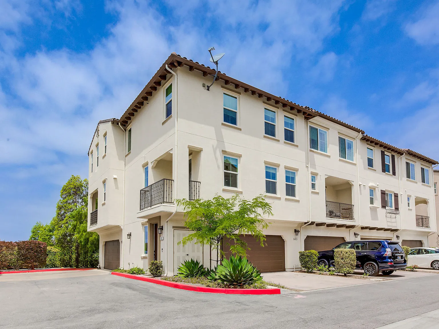 2 bed, 1258 sqft, $4,500 — Photo 3