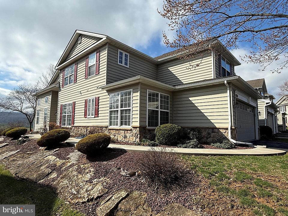 1st image of 901 Ridgeview Dr