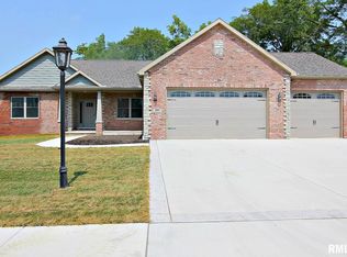204 Saddlerock Dr, Washington, IL 61571