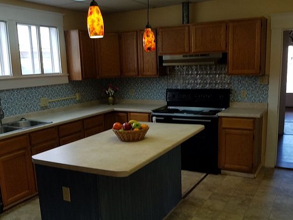 3rd image of 800 N Richardson Ave