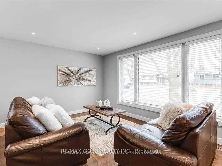 3472 Rexway Dr — Photo 2