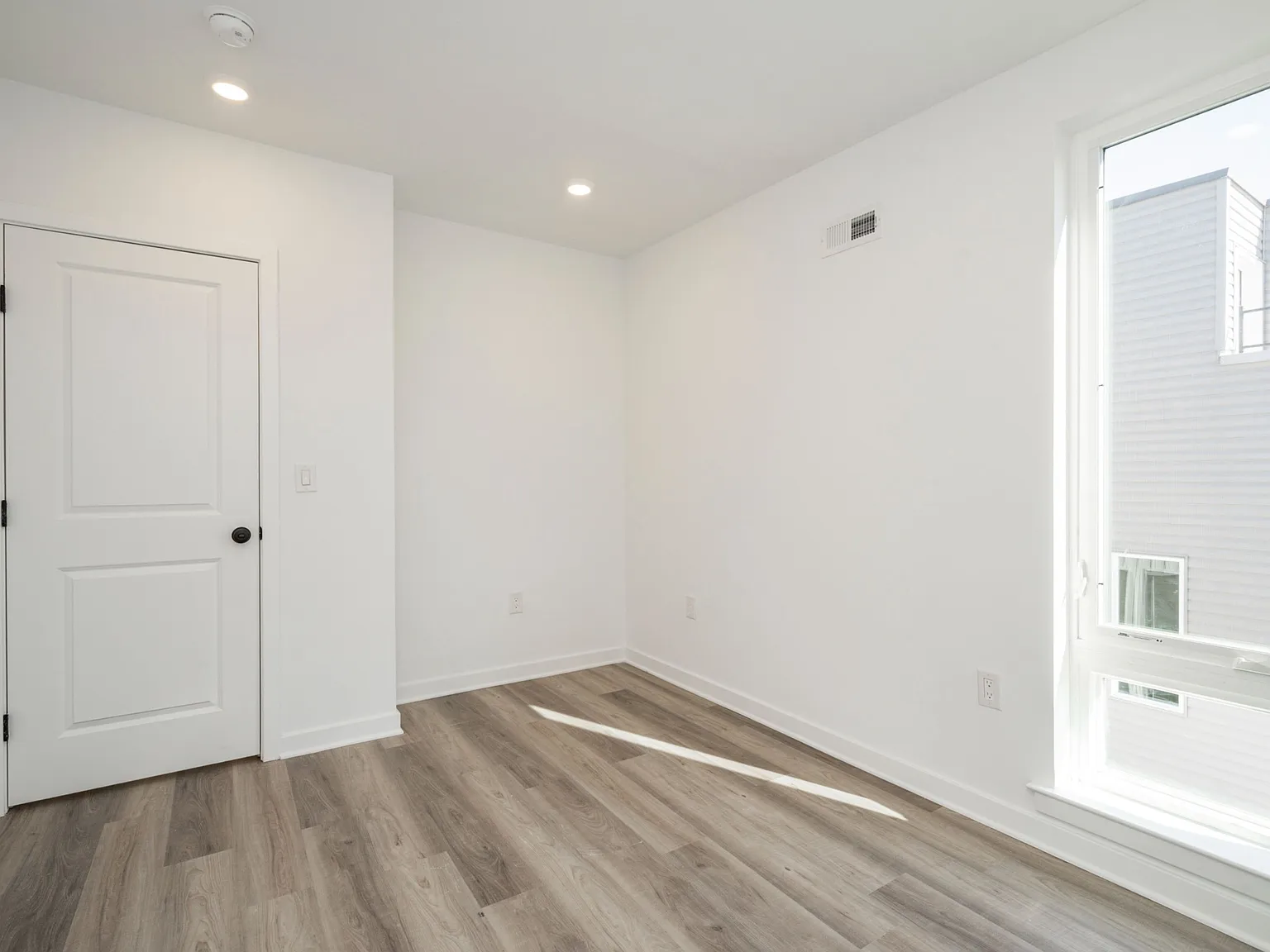 1514 Master St — Photo 2
