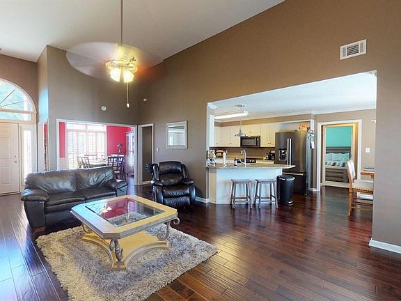 3rd image of 306 High Chaparral Dr