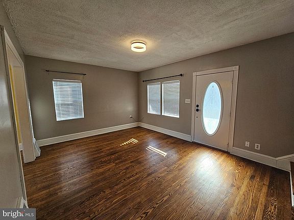 5th image of 109 Karns Ave