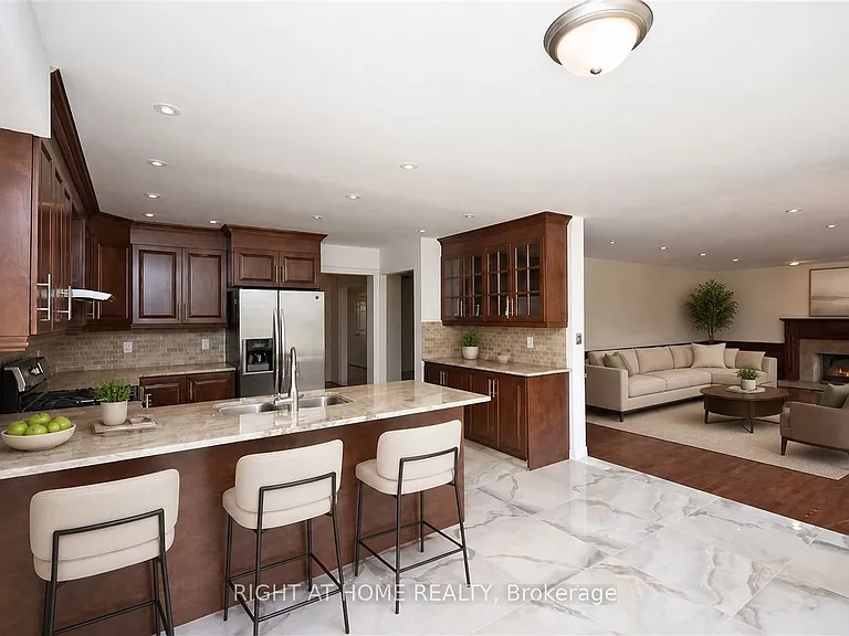 1466 Bayshire Dr — Photo 8