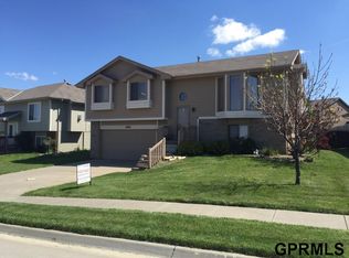 13815 Springview Dr, Bellevue, NE 68123
