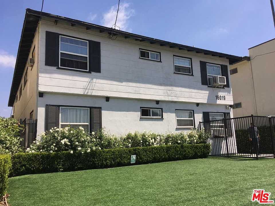 1st image of 16019 Vanowen St