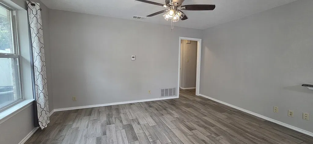 Updated 2-Bedroom Duplex Near UNT & TWU with Attached Garage — Photo 2
