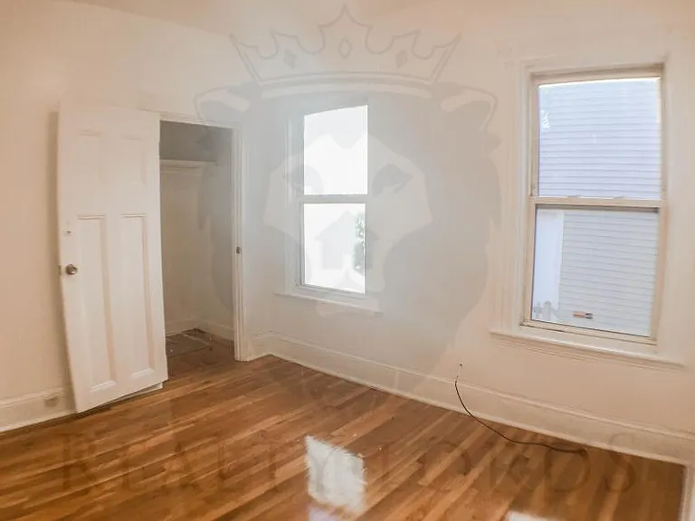 13 Higgins St #1 — Photo 4
