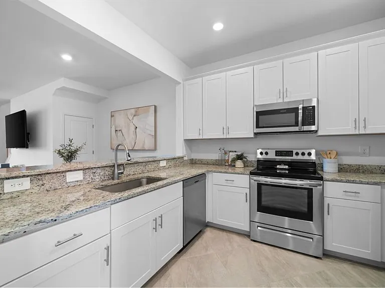 14228 Pine Lodge Ln — Photo 2