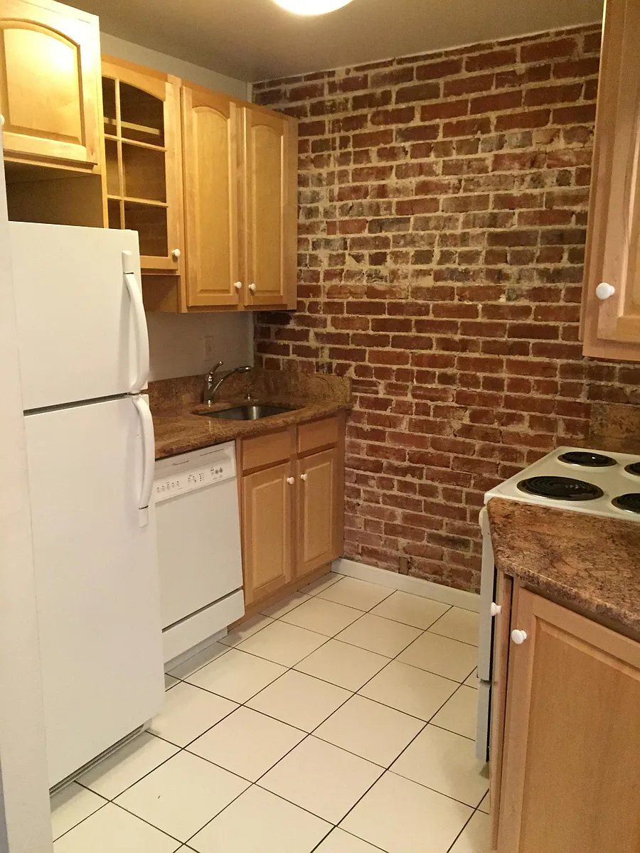 Building Photo - 1855 Calvert St NW