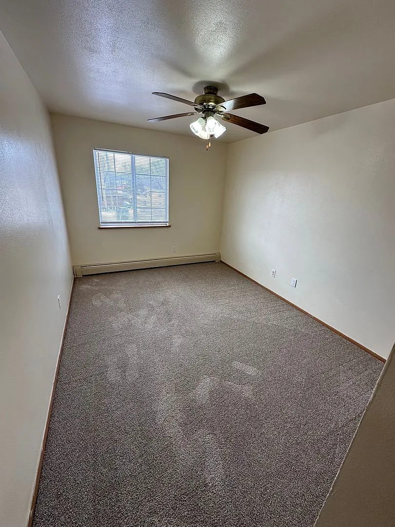 Building Photo - 604 N Black River St