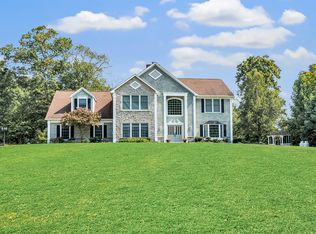 70 Vista View Dr, Southbury, CT 06488