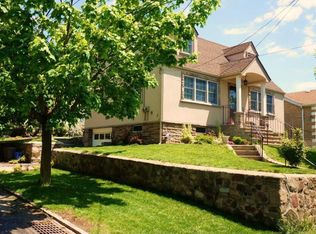 97 Parkinson Ave, Staten Island, NY 10305