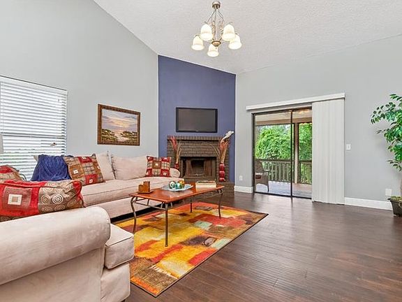 5th image of 896 Bucksaw Pl