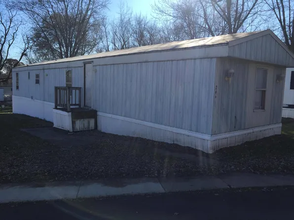 246 Viola Dr, Freeport, IL 61032