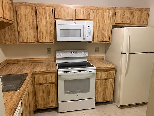 1st image of 10942 NW 29th Pl