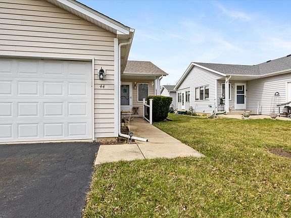3rd image of 44 S Juniper Dr