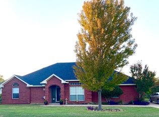 610 Sandstone Ln, Granbury, TX 76048