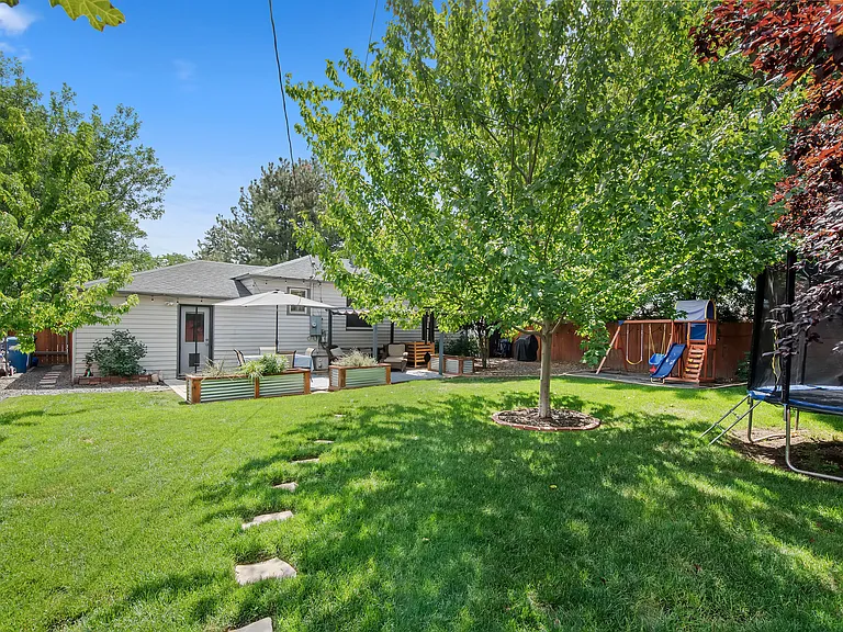 115 N Vinson St — Photo 28