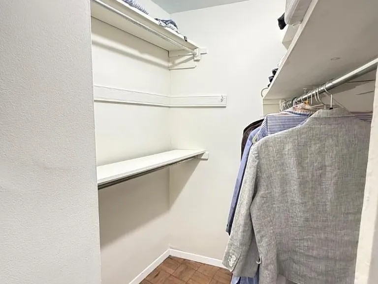 2100 Linwood Ave #4P — Photo 16