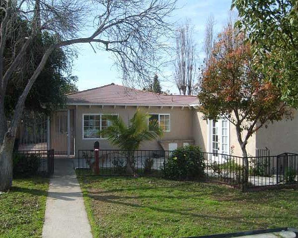 1st image of 470 Elm Ave