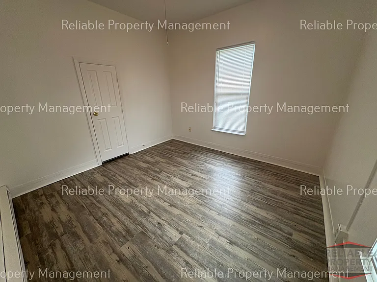 124 N Corner Ave #2 — Photo 4