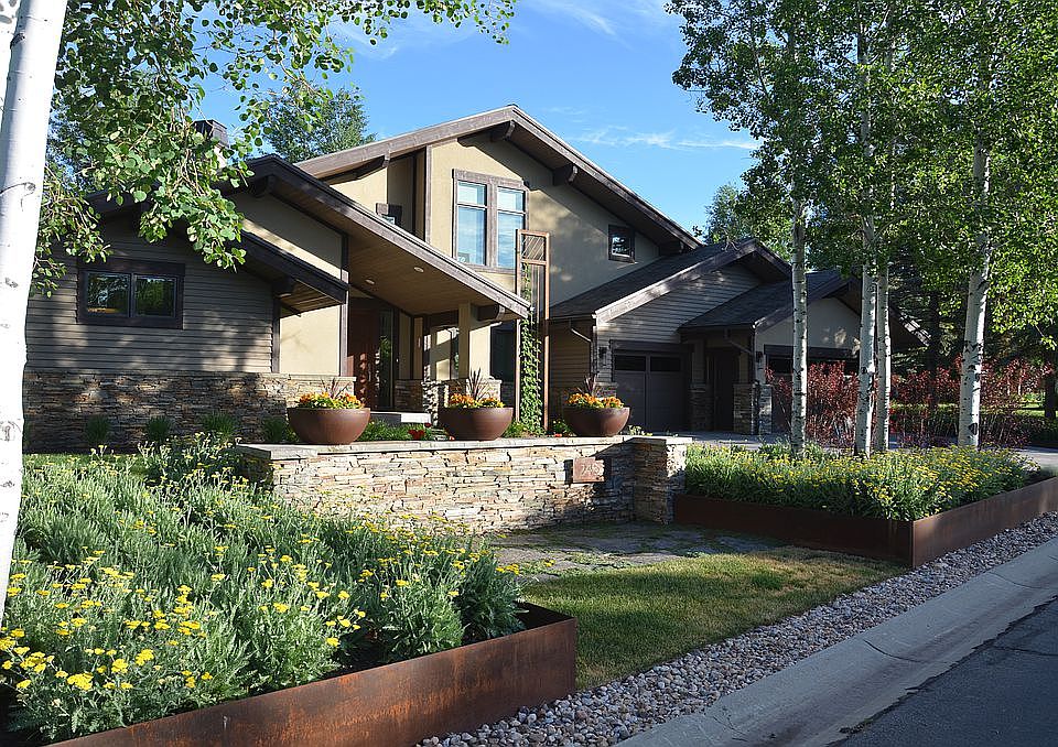 1st image of 2455 Sunny Slopes Dr