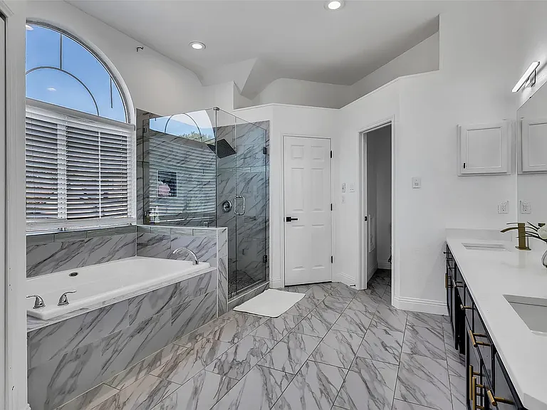 409 Baldwin St — Photo 22